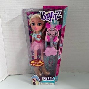 NEW Remix Cloe Bratz Doll Music Fashion MGA 2015 Pig Ear Headphones